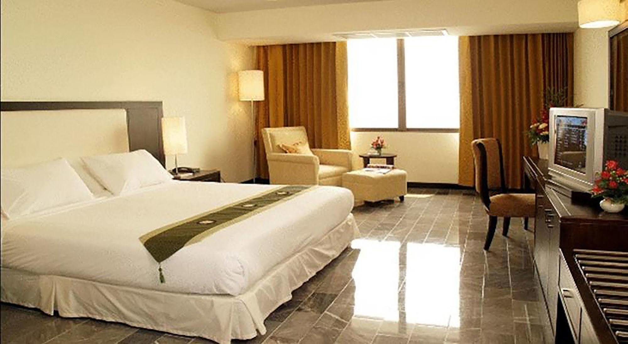 Royal Lanna Hotel Chiang Mai Esterno foto