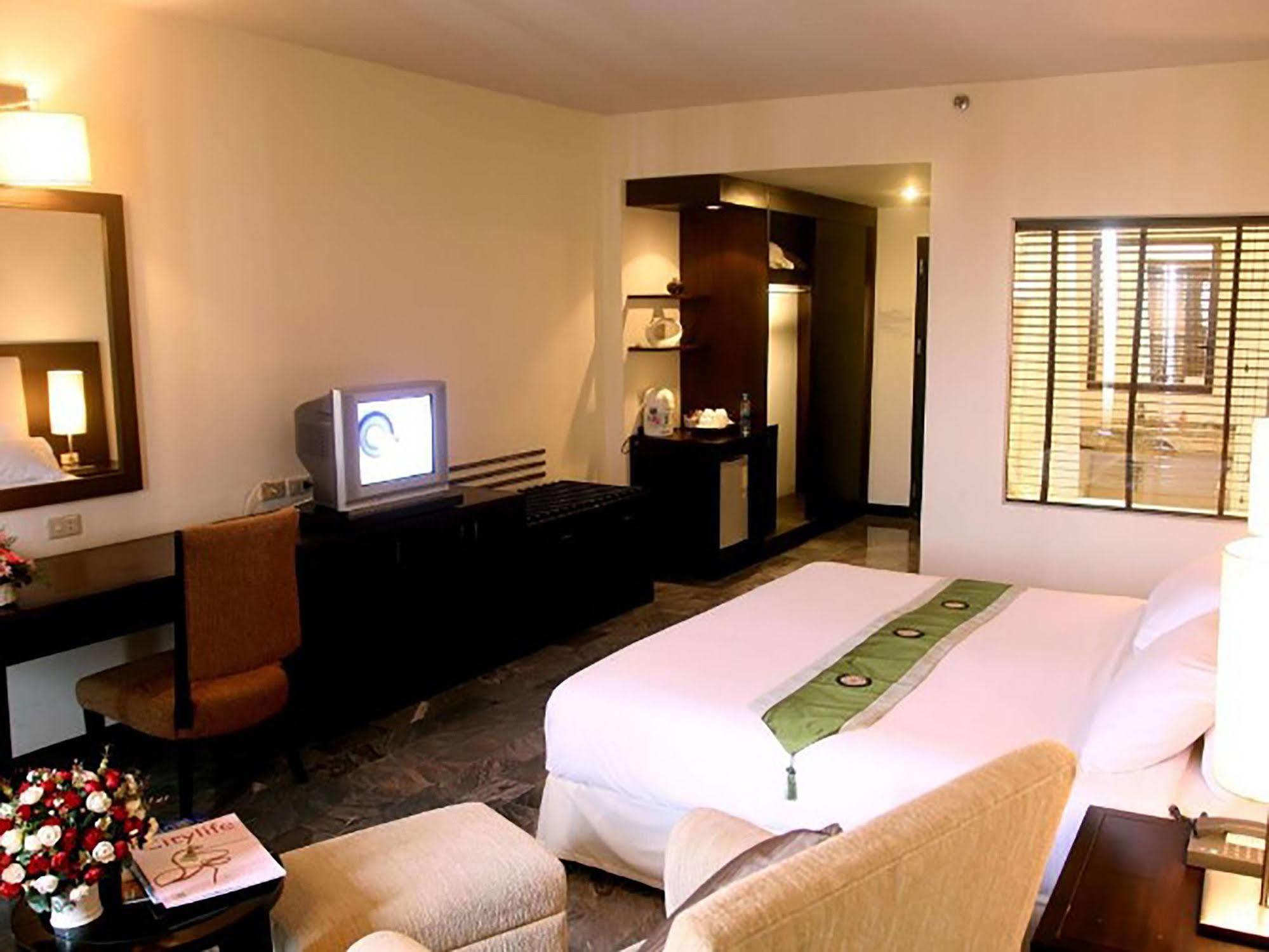 Royal Lanna Hotel Chiang Mai Esterno foto