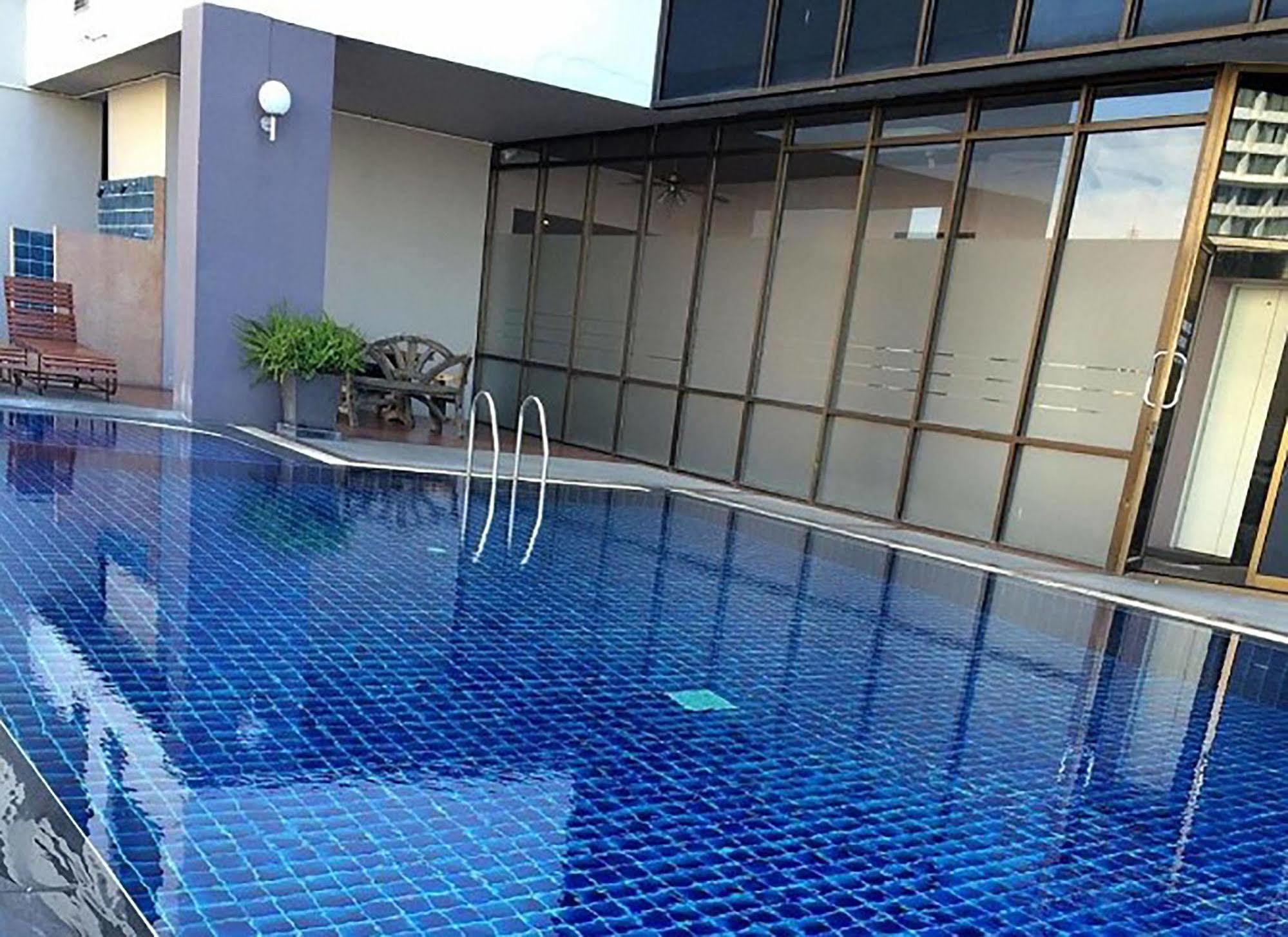 Royal Lanna Hotel Chiang Mai Esterno foto