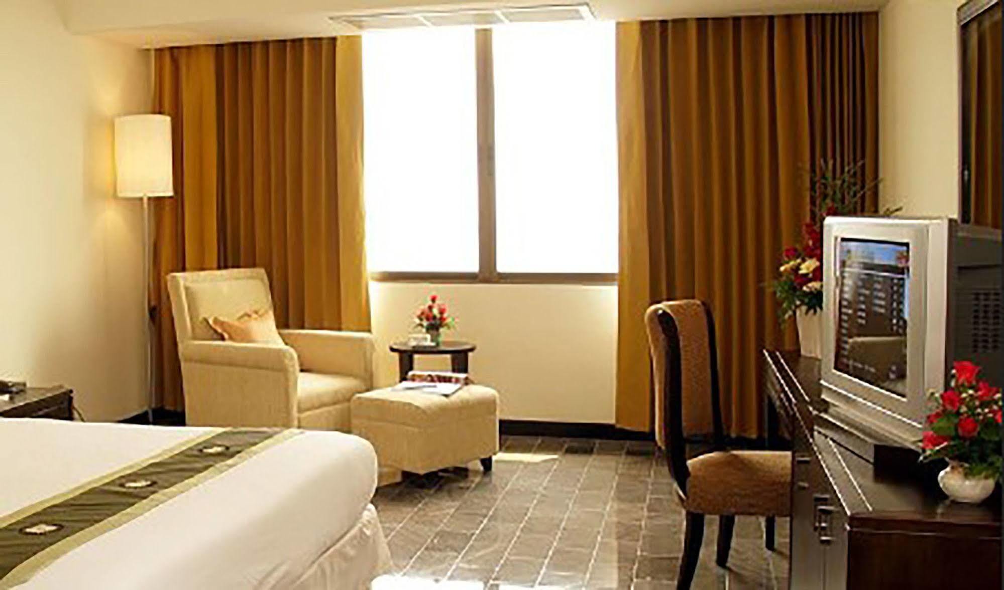 Royal Lanna Hotel Chiang Mai Esterno foto